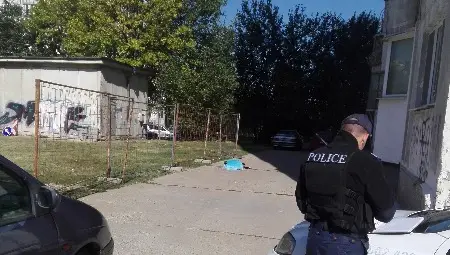 Митничар скочи от нов апартамент на 14 етаж Митничар скочи от нов апартамент на 14 етаж