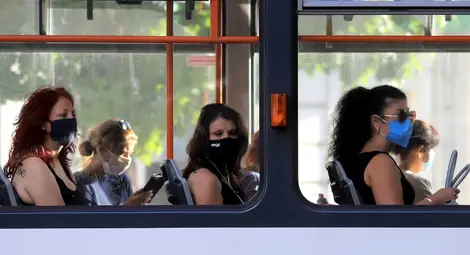 Над 33 хил. души са под карантина, вече има осъдени за нарушаването ѝ