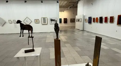 Художникът Даниел Дянков представи изложба на 60-ия си рожден ден в Художествената галерия в Русе