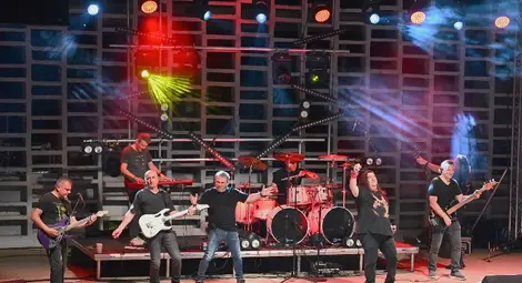 Рок машината потегли! Б.Т.Р. и &bdquo;Ахат&ldquo; с мощен старт на турнето в Русе