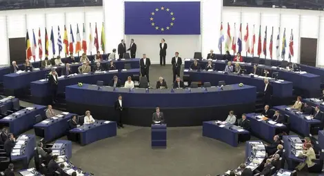 Юнкер получи "зелена светлина" за преговори от лидерите в Европарламента Юнкер получи "зелена светлина" за преговори от лидерите в Европарламента