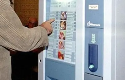 Поставен под карантина излязъл пред блока за чаша кафе