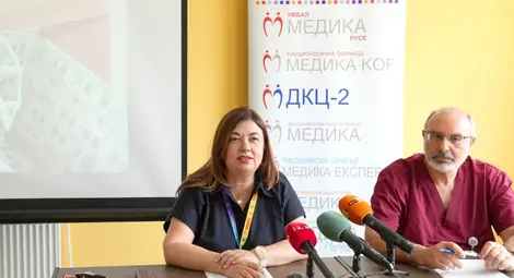 Алисе Муртезова и д-р Ивелин Йоцов. Снимка: „Медика“ Алисе Муртезова и д-р Ивелин Йоцов. Снимка: „Медика“