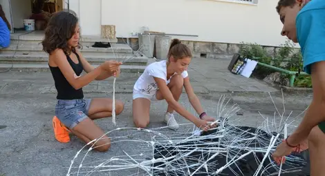 Ученици представят съвременно изкуство в уъркшоп пред Доходното 