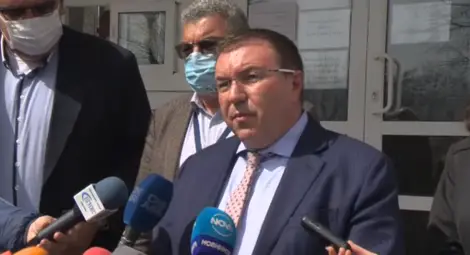 Министър Ангелов: Ваксините на &bdquo;Астра Зенека&ldquo; ще бъдат изтеглени, ако няма интерес към тях