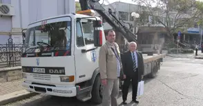 Иван Хаджииванов дари паяк на Общината