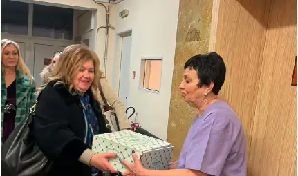 Дамите от Лайънс клуб &bdquo;Колю Фичето&ldquo; с дарение на Бабинден