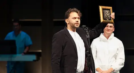 Ивайло Ненов със &bdquo;Златен кукерикон&ldquo;  за &bdquo;Три сватби и едно възкресение&ldquo;