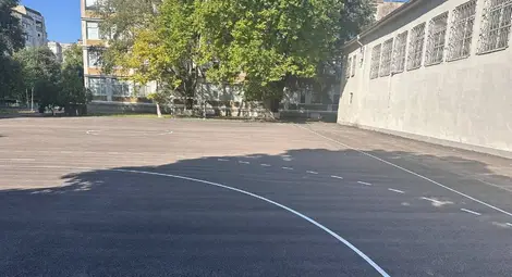 Три спортни площадки с основен ремонт в СУ &bdquo;Възраждане&ldquo;