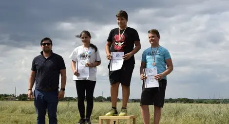 Авиомоделизмът в „Приста“ с пет подиума до Бъзън Авиомоделизмът в „Приста“ с пет подиума до Бъзън