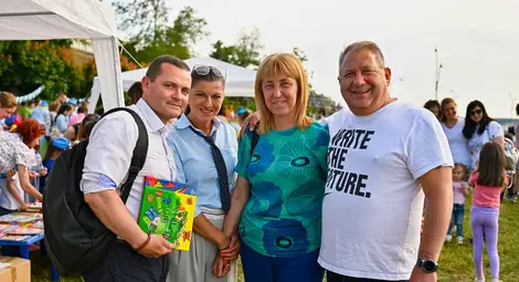 Детска градина „Снежанка“ подкрепи Фондация „Александър Русев“ за изграждане на водно-рехабилитационен център за деца с увреждания /галерия/ Детска градина „Снежанка“ подкрепи Фондация „Александър Русев“ за изграждане на водно-рехабилитационен център за деца с увреждания /галерия/