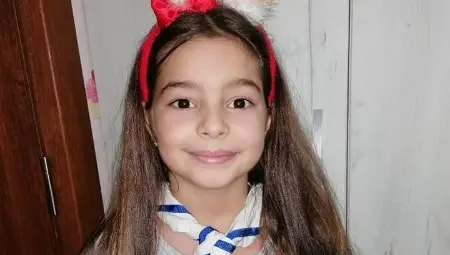 Скаути ще зарадват с коледни  картички русенските болници