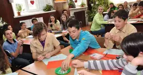 Числови редици, пъзели и Рубик куб раздаваха бонбони