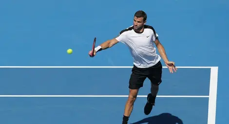 Гришо води на Мюлер, дъждът прекъсна мача Гришо води на Мюлер, дъждът прекъсна мача