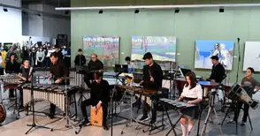 Впечатляващ цветен празник стана изложбата  за 60-годишнината на Училището по изкуствата 