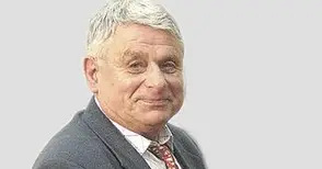 Доайенът Бонев: Докога сградата до езерото ще е хотел-паметник?