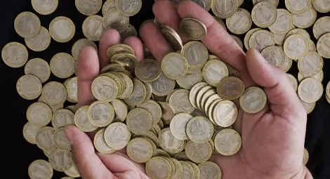 С такси от Монтана до София: Баба донесе 9 бона на апаши