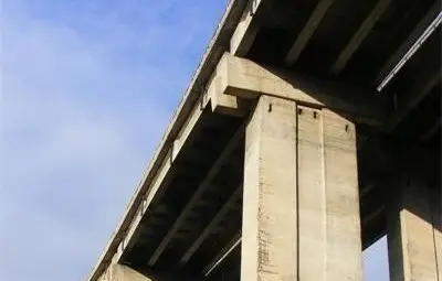 Версия: Бетонното парче, ранило мъж на "Хемус", може да е паднало от камион