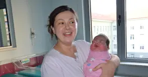 Юнак с тегло 5.350 килограма зарадва лекарите в Родилно