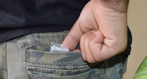 26-годишен задържан с плик хероин в заведение