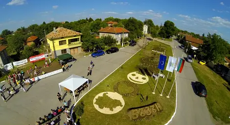 &bdquo;Деветте кръга на любовта&ldquo; радват Бъзън