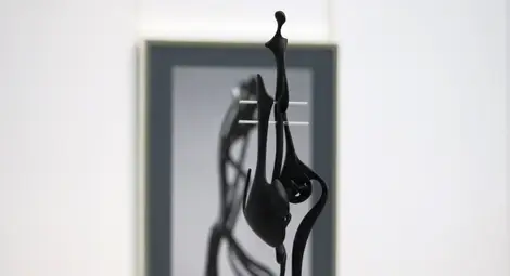 Изложбата &bdquo;РазЛичен&ldquo; пренася русенската публика в света на известния художник Христо Генев