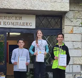 Моделистите на "Приста" с 12 медала от националното ученическо състезание по авиомоделизъм /галерия/