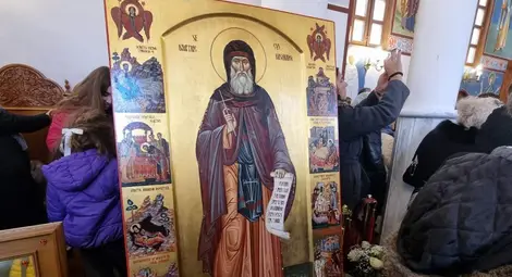 Иконата с вградена частица от мощите на Свети Димитър Басарбовски.