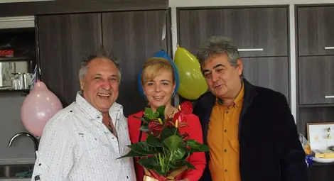 Бате Енчо поздрави с танц рожденичката Даниела Шилкова