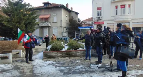 За една стотинка