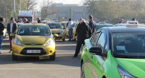 Теодор Миланов: От 3 до 11 пъти се вдига цената на застраховката за такситата, това е спекулация и изнудване