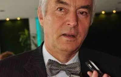 Без мерцедеси на опашка за помощи, обеща шефът на БЧК