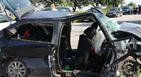 Ужасът по пътищата продължава! Млад мъж загина край Нова Загора