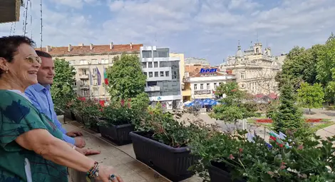 Кметът Пенчо Милков награди певицата Росица Борджиева със значка &bdquo;Русе&ldquo;