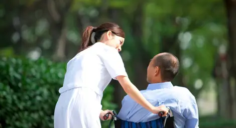 КНСБ: Да се намали данъкът на жените, които се грижат за деца или възрастни