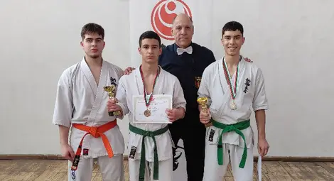 Сребро и бронз за  каратисти на &bdquo;Русе&ldquo;