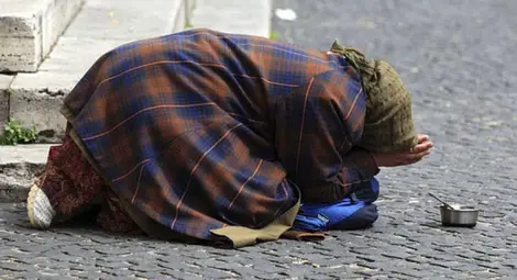 Българите продължават да живеят в най-големи материални лишения в ЕС Българите продължават да живеят в най-големи материални лишения в ЕС