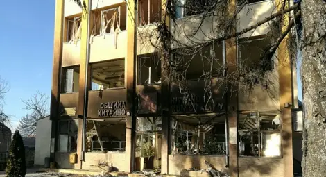 Стана ясно името на машиниста, управлявал влака в Хитрино