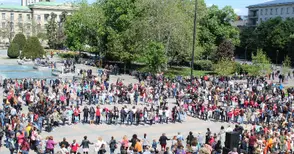 100 награди вдигнаха настроението на традиционното Великденско хоро