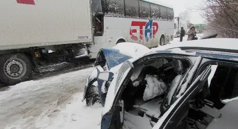 Шестима пострадаха във верижна катастрофа по пътя Русе-Бяла