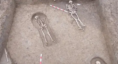 Разкопките край Мартен извадиха 376 погребения на траки, римляни и прабългари Разкопките край Мартен извадиха 376 погребения на траки, римляни и прабългари