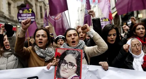 Вълна от протести се надигна в Турция заради зверско убийство на студентка