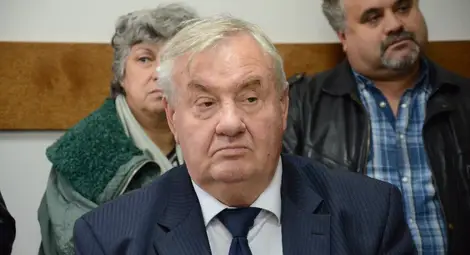 Кмет иска отстраняването на двама съветници