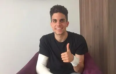 Раненият Марк Бартра пусна първа снимка от болницата
