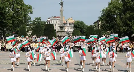 Училищата правят шествие с два лъча на 24 май