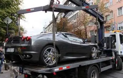 Собственици на вдигнати коли дължат по 18 бона за наказателен паркинг