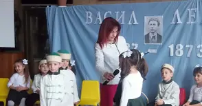 Левски оживя пред деца от  детска градина „Пинокио“