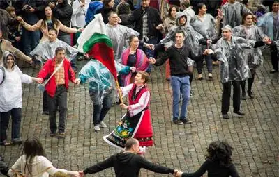 Кристалина Георгиева тропна българско хоро в Брюксел