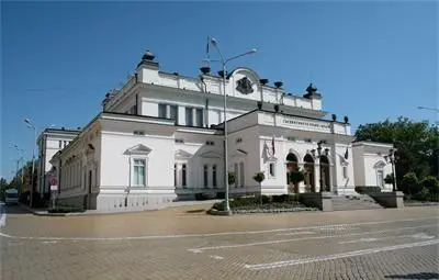 Поименна проверка, поискана от БСП, установи 119 депутати в пленарна зала, заседанието се провали