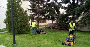 Продължава косенето и пръскането срещу кърлежи